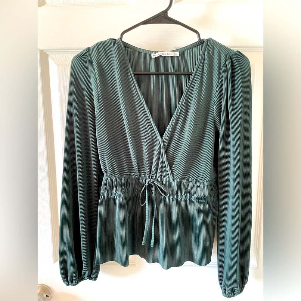 ABERCROMBIE FITCH Women's Green Long Sleeve Empire Waist V-Neck Blouse Size XS